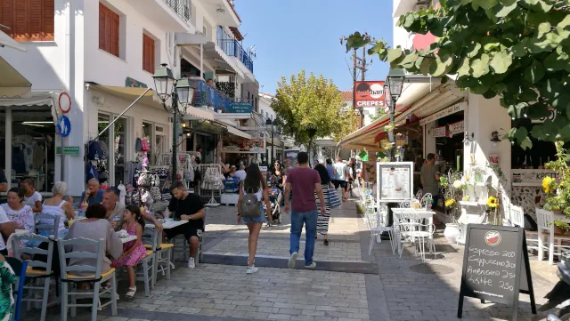 Einkaufsstraße mit Souvenirläden