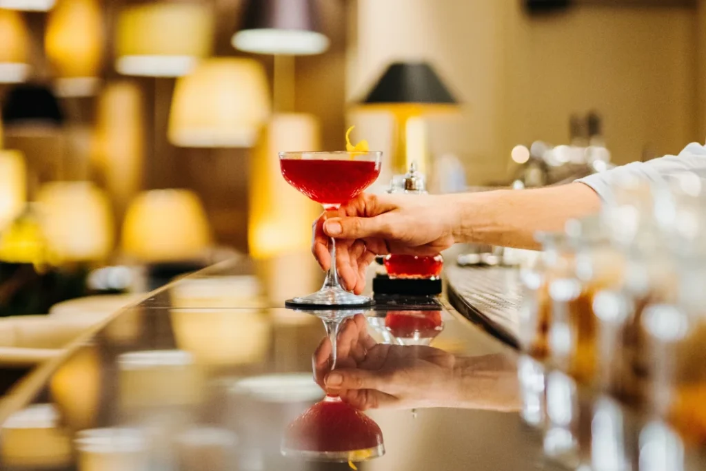 The Ritz-Carlton Berlin, Drink at The Curtain Club
