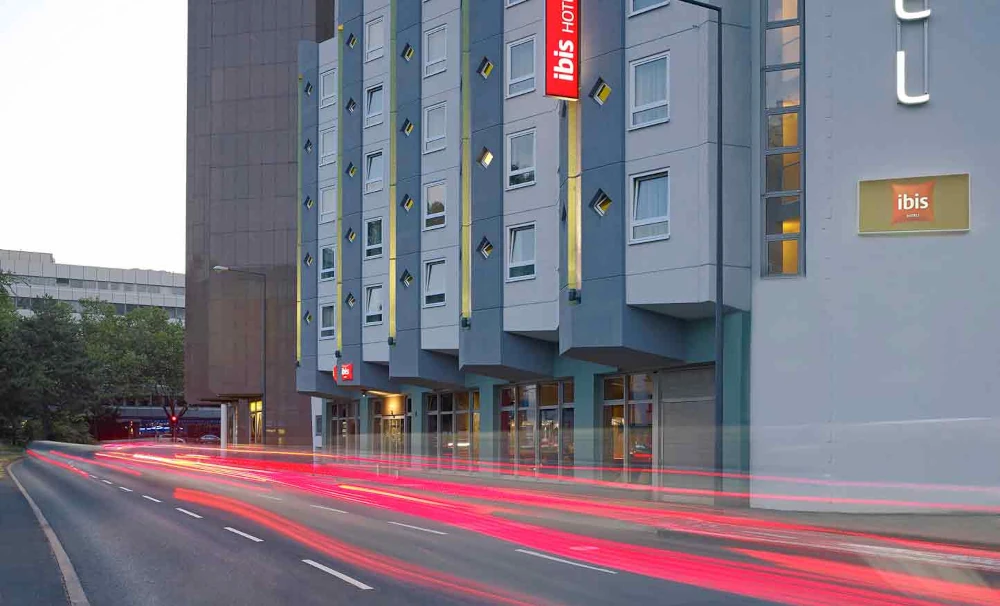 Außenansicht - ibis Köln Centrum