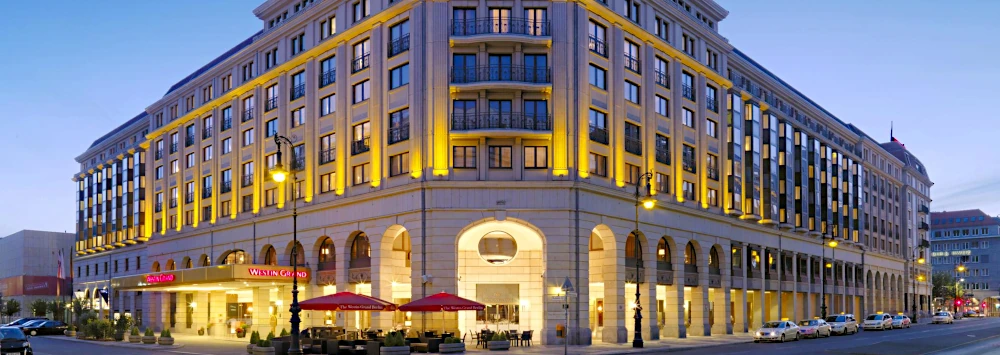 Außenansicht bei Nacht - The Westin Grand Berlin