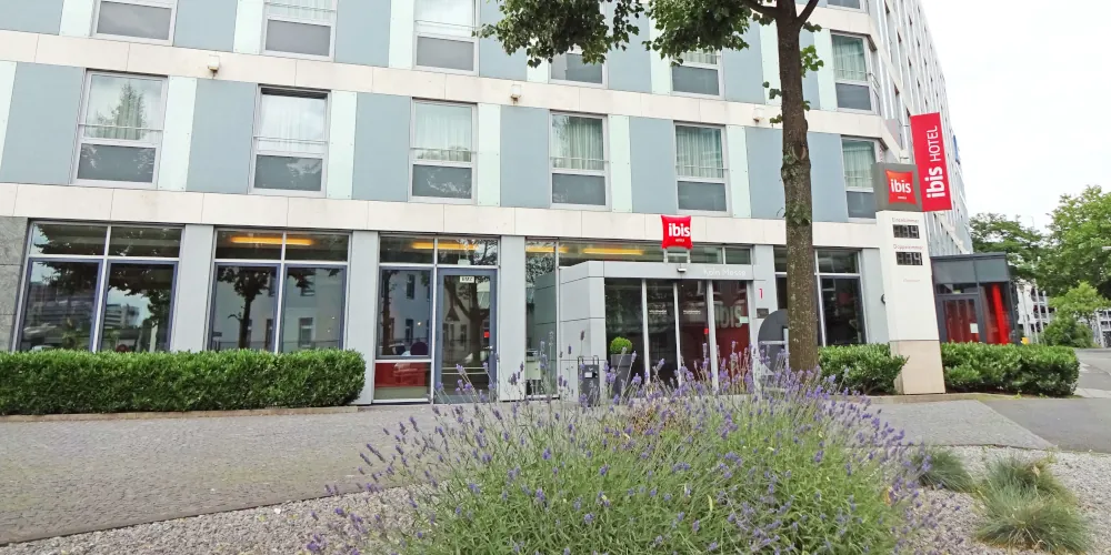 Außenansicht ibis Hotel Köln Messe