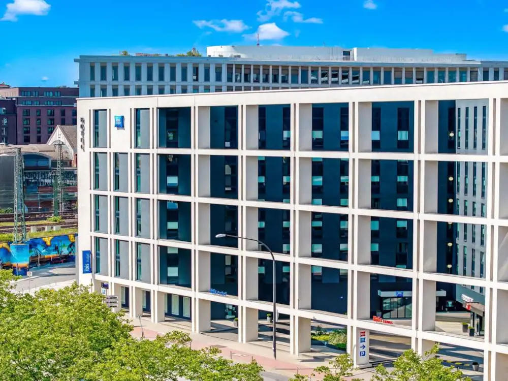 Außenansicht ibis Budget Hamburg City