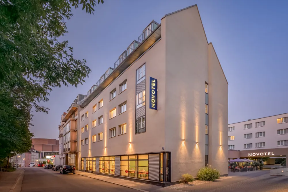 Außenansicht des Hotels Novotel München City