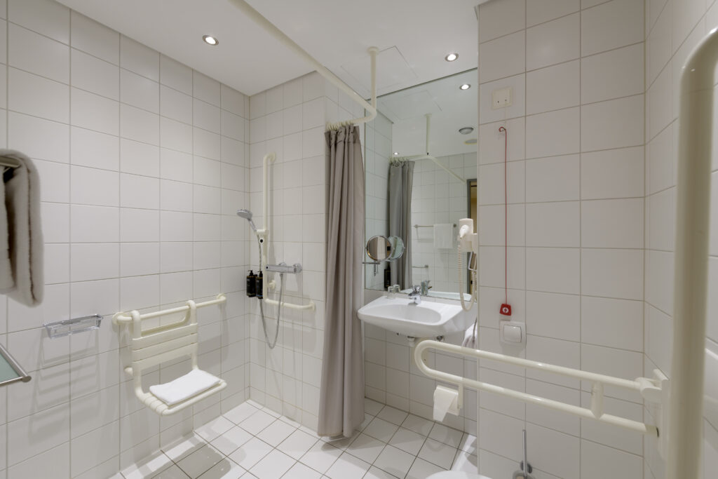 Barrierefreies Badezimmer - Mercure Hotel Aachen am Dom