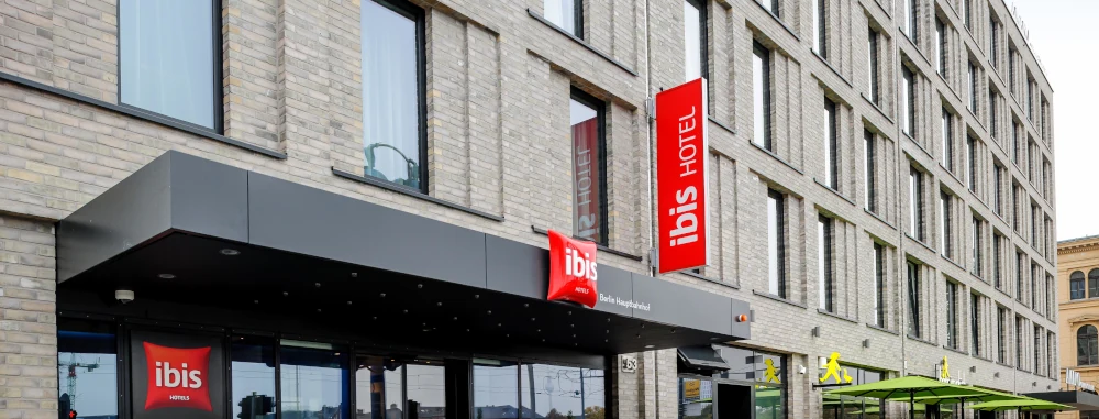 Außenansicht des ibis Hotels Berlin Hauptbahnhof