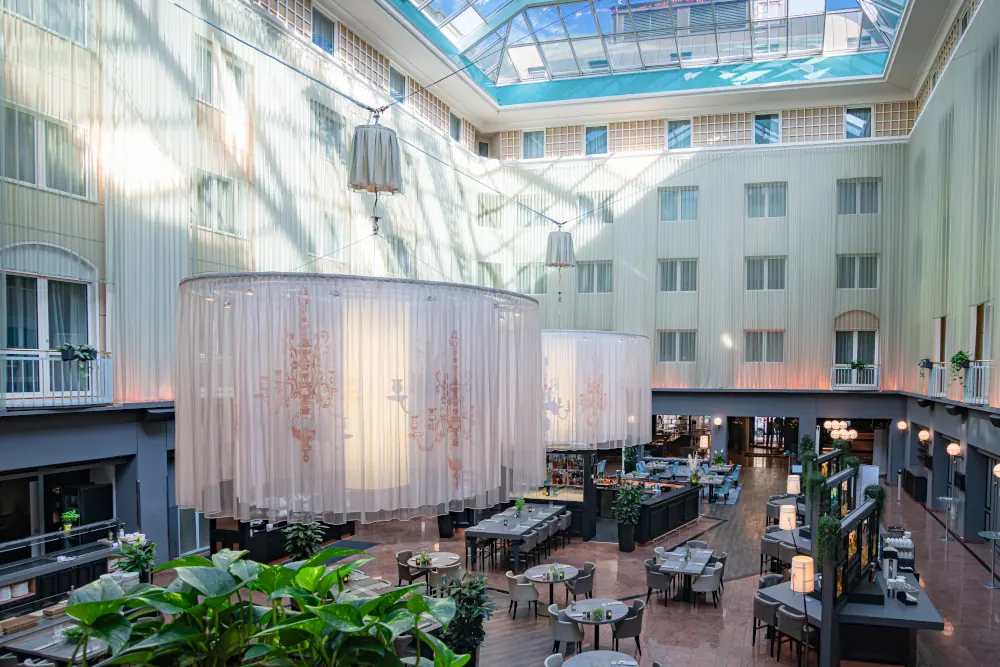 Atrium-Restaurant des Radisson Blu Hotels Bremen