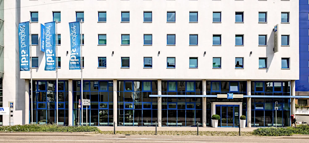 Außenansicht des ibis budget Stuttgart City Nord