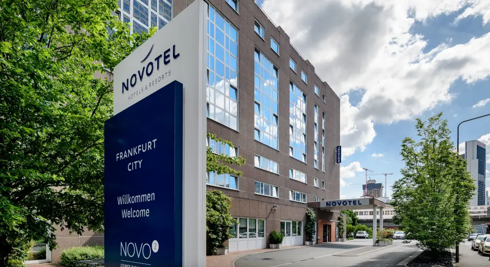 Außenansicht des Novotel Frankfurt City