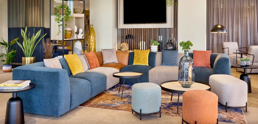 Lobby des Courtyard by Marriott Magdeburg