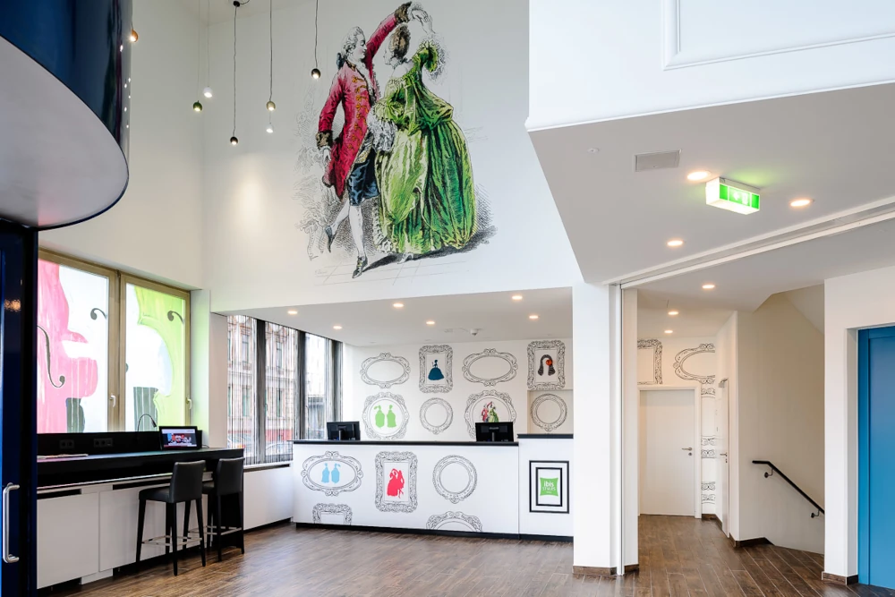 Empfangsbereich des ibis Styles Halle