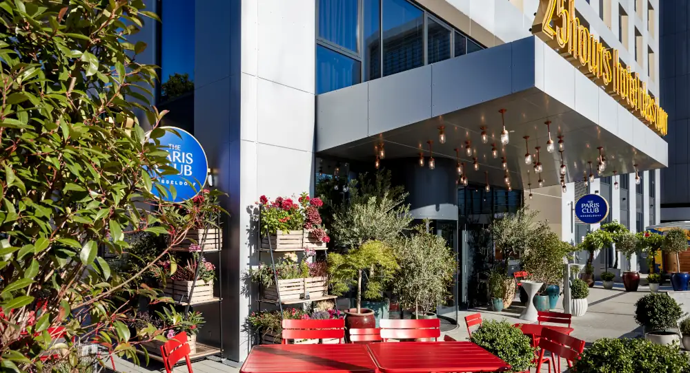 Außenansicht des 25hours Hotel Das Tour Düsseldorf