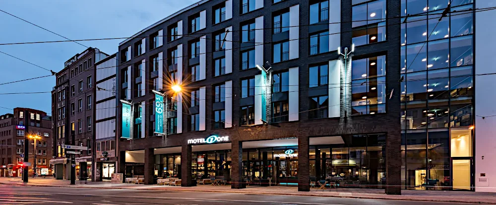 Außenansicht des Motel One Bremen-Altstadt