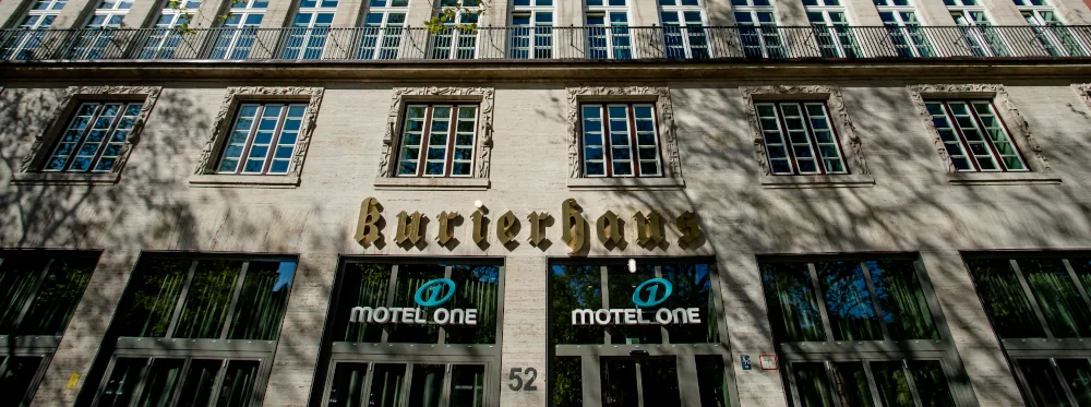 Außenansicht des Motel One Hannover-Oper