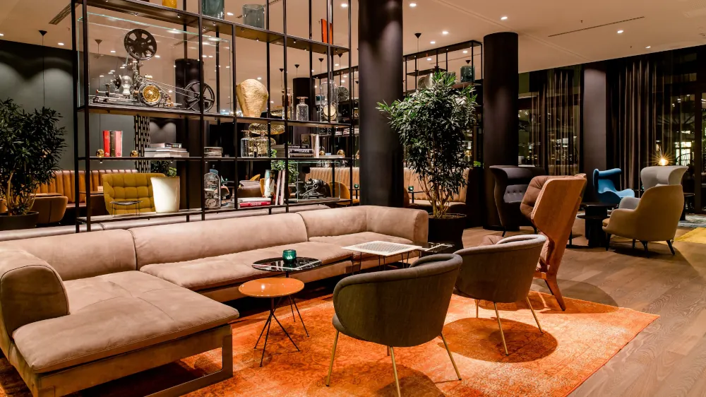 Lounge des Motel One Köln Messe