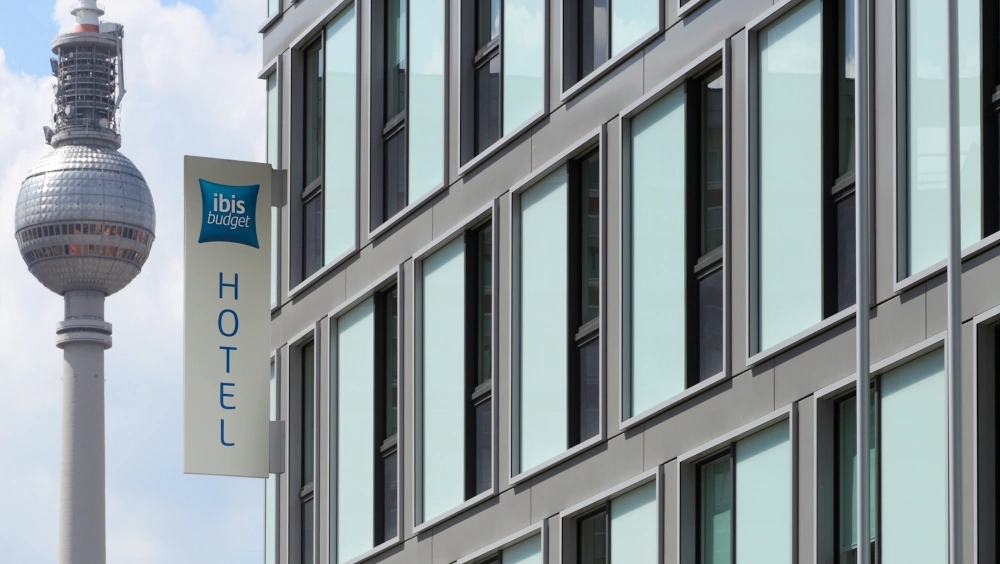 Außenansicht des Hotels ibis budget Berlin Alexanderplatz
