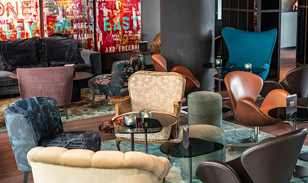Lounge des Motel One Berlin-Mitte