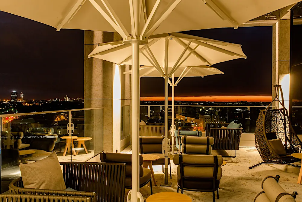 Dachterrasse des Motel One München-Parkstadt Schwabing