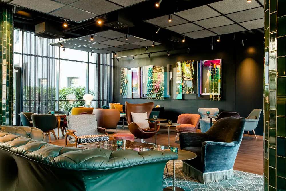 Lounge des Motel One Berlin-Hackescher Markt